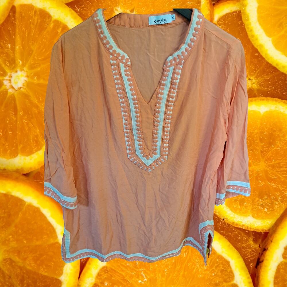 Kevia Peach‎ and White V Neck 3/4 Sleeve Blouse Size XL